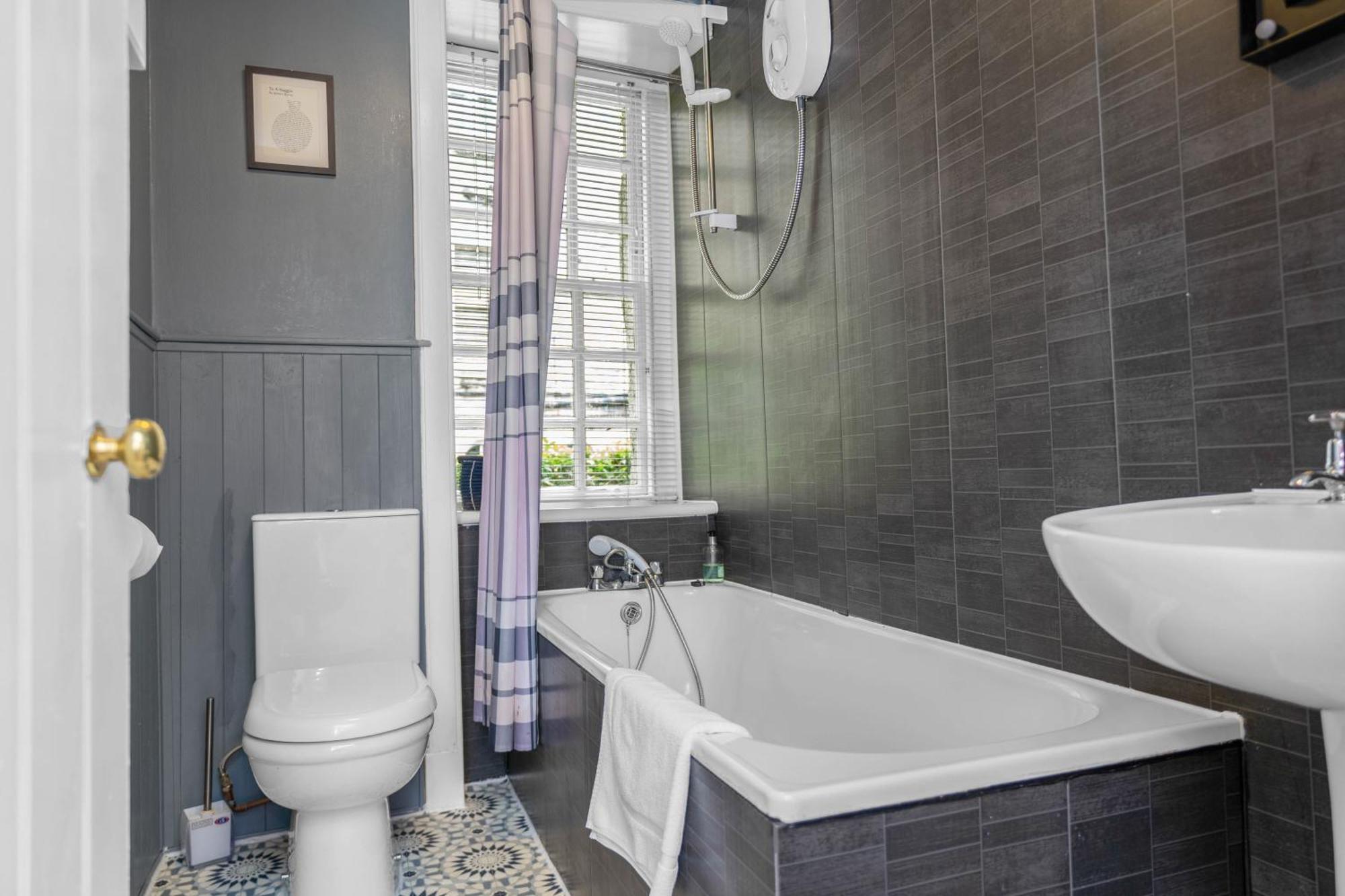 Charming Apartment In The Old Town Эдинбург Экстерьер фото
